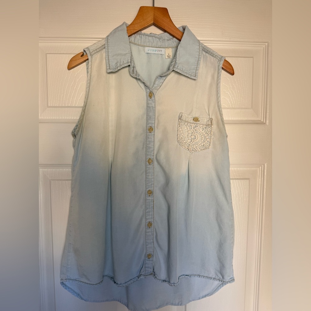Francesca’s Light Blue Sleeveless Button-Up Shirt with Lace Detail